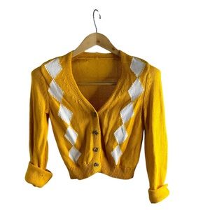 Yellow knit cardigan size small 🧶